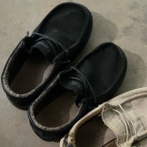 Boys Hey Dudes- Black- Size Y2